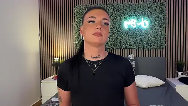 Snapshot of LizaRoxx chatting on November 9, 2025, 8:51 pm LizaRoxx online show from November 9, 2025, 8:51 pm