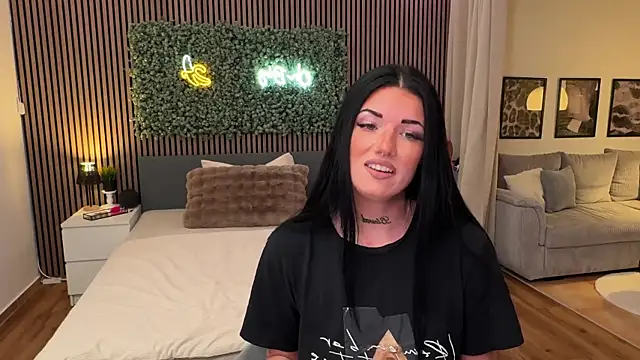 LizaRoxx online show from March 17, 2026, 10:02 pm