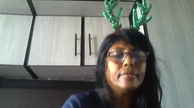 MsAttitude online show from December 19, 2024, 8:45 am