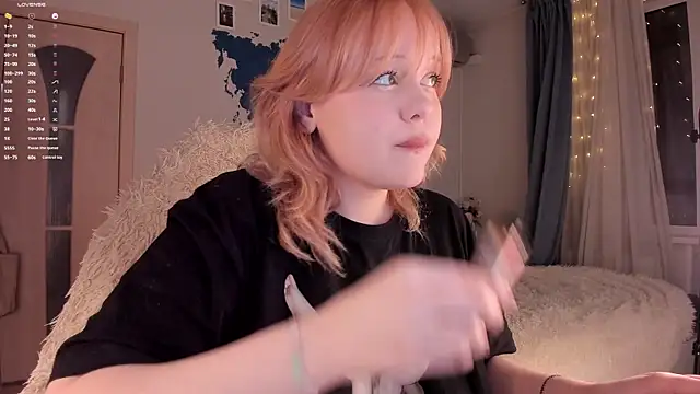 LisaLaas online show from March 13, 2025, 3:39 pm