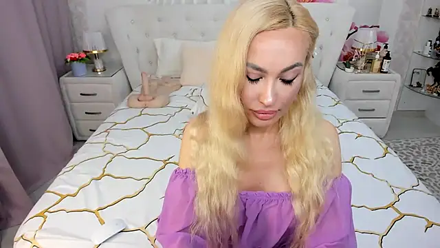 Snapshot of HottieSweetBritney chatting on July 15, 2026, 4:01 pm HottieSweetBritney online show from July 15, 2026, 4:01 pm