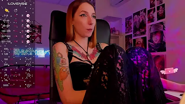 PrettyReckess online show from December 12, 2024, 11:40 am