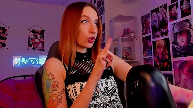 PrettyReckess online show from December 23, 2024, 8:00 am
