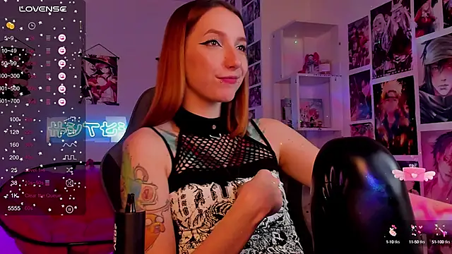 PrettyReckess online show from December 23, 2024, 2:50 pm