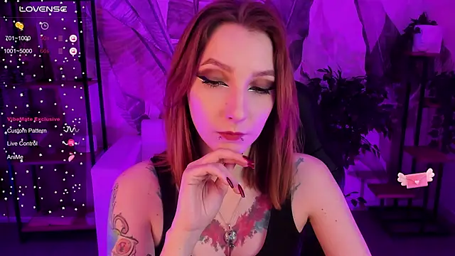 PrettyReckess online show from January 28, 2025, 7:43 am