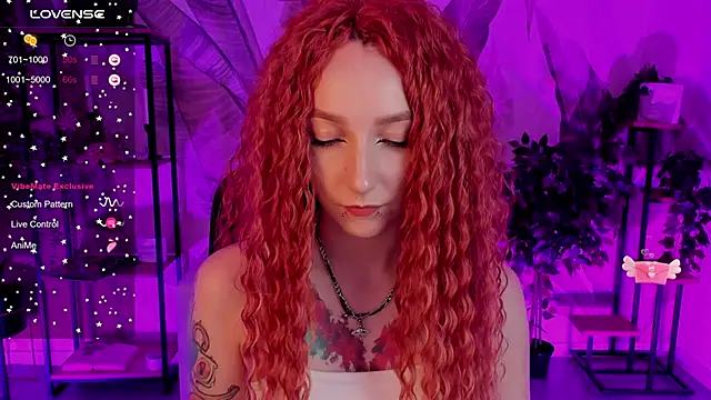 PrettyReckess online show from February 25, 2025, 1:39 pm