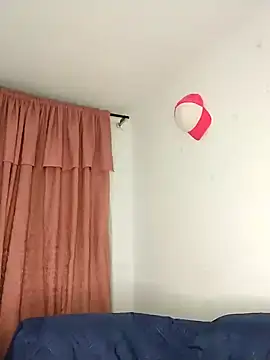 zhayra rose online show from January 30, 2025, 3:44 am