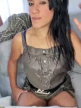 zhayra rose online show from February 14, 2025, 9:21 pm