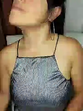 zhayra rose online show from March 1, 2025, 6:57 am