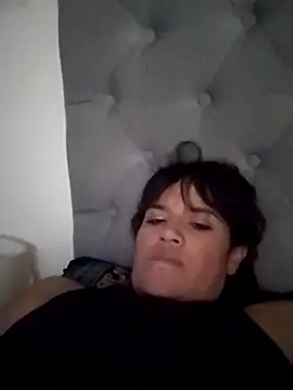 zhayra rose online show from March 3, 2025, 3:52 am