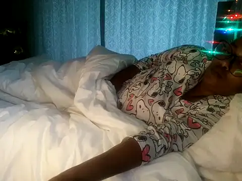 Snapshot of Charlie-Crawford chatting on October 1, 2025, 3:51 pm Charlie-Crawford online show from October 1, 2025, 3:51 pm