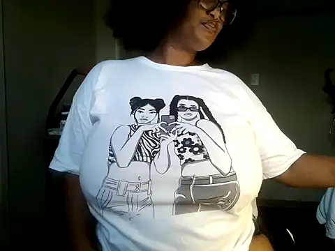 Snapshot of Charlie-Crawford chatting on October 6, 2025, 12:57 pm Charlie-Crawford online show from October 6, 2025, 12:57 pm