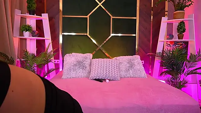 LittleeCutee online show from September 21, 2025, 6:37 am