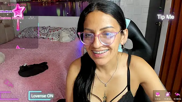 alma blue online show from April 8, 2026, 11:16 pm