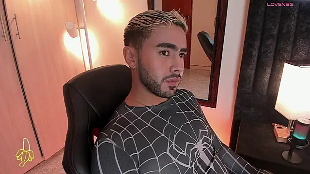 ItsMeEros online show from October 11, 2025, 9:35 pm