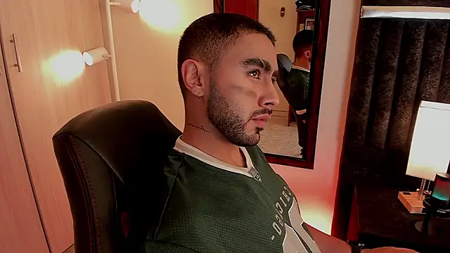 ItsMeEros online show from October 26, 2025, 9:10 pm