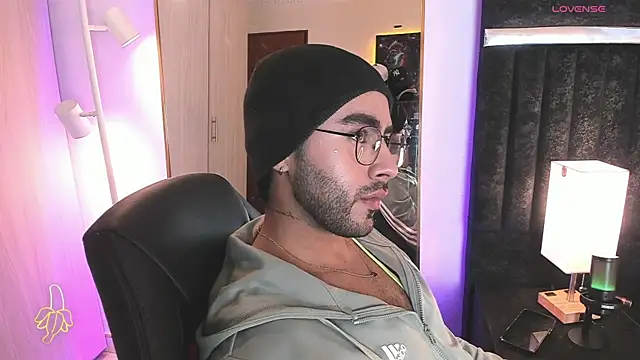 ItsMeEros online show from March 30, 2026, 10:33 pm