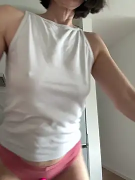 fuckable milf online show from March 22, 2026, 10:51 am