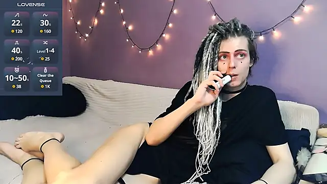 Littlepinkcat online show from March 9, 2025, 9:14 pm