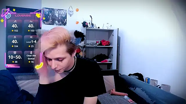 Littlepinkcat online show from October 2, 2025, 3:02 am