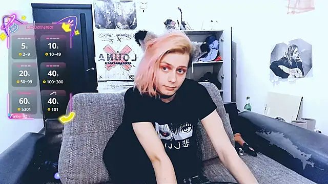 Littlepinkcat online show from October 9, 2025, 9:29 am