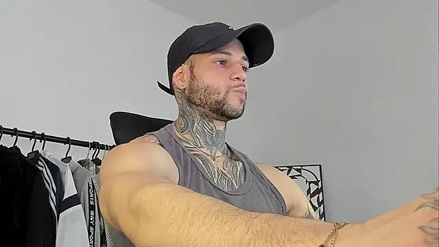  jamesleandros1 online show from October 10, 2025, 7:02 pm