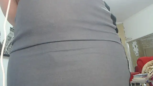 AnnaBellaLuckyXOXO online show from December 5, 2025, 12:58 pm