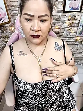 Snapshot of Dalessa_Bigtits chatting on May 27, 2026, 1:57 am Dalessa Bigtits online show from May 27, 2026, 1:57 am