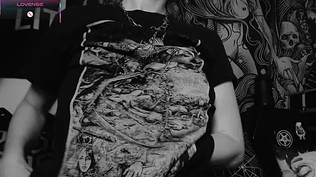 Silentmary online show from December 19, 2025, 5:20 pm