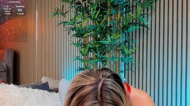 Snapshot of Avril_Cyrus chatting on February 5, 2025, 11:44 am Avril Cyrus online show from February 5, 2025, 11:44 am