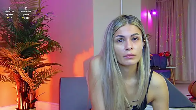 Snapshot of Avril_Cyrus chatting on October 27, 2025, 7:45 am Avril Cyrus online show from October 27, 2025, 7:45 am