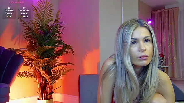 Snapshot of Avril_Cyrus chatting on November 4, 2025, 7:40 am Avril Cyrus online show from November 4, 2025, 7:40 am