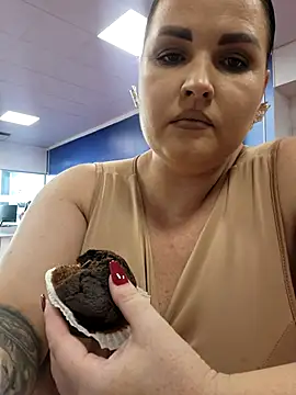 Snapshot of GeorgiaLerox chatting on November 1, 2025, 1:35 pm GeorgiaLerox online show from November 1, 2025, 1:35 pm