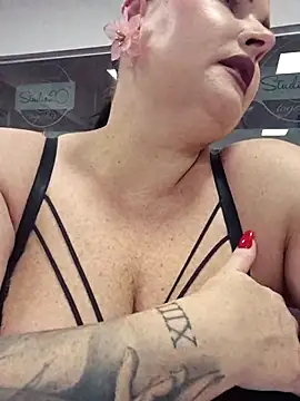 Snapshot of GeorgiaLerox chatting on December 15, 2025, 1:26 pm GeorgiaLerox online show from December 15, 2025, 1:26 pm