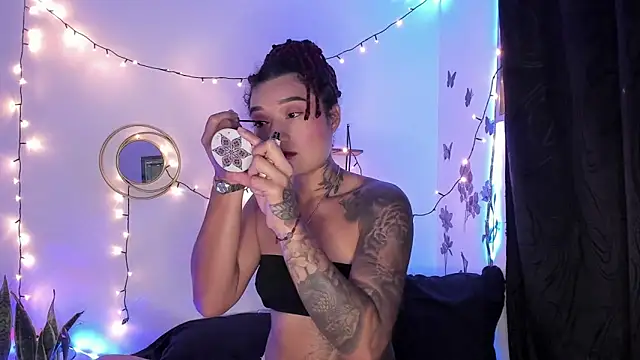 Eva Lee  online show from February 13, 2025, 4:11 am