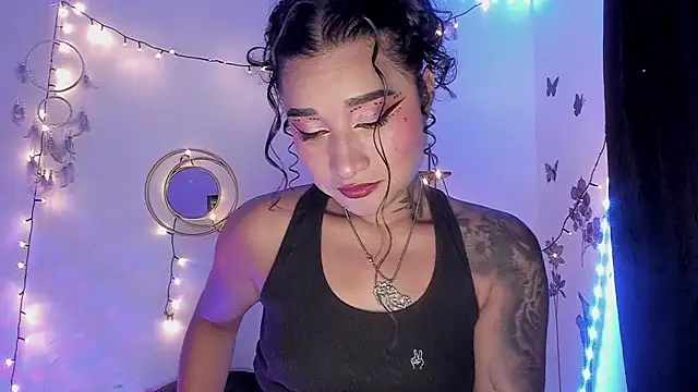 Eva Lee  online show from February 25, 2025, 6:36 am