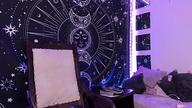 Eva Lee  online show from September 17, 2025, 6:48 am