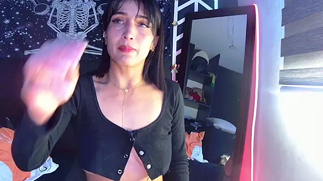 EvangelineCors online show from January 7, 2025, 6:14 pm