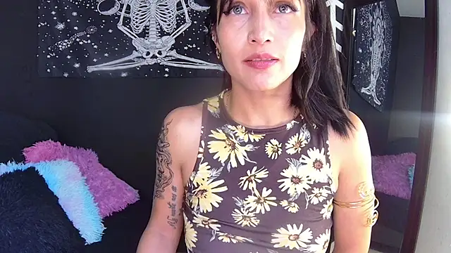 EvangelineCors online show from February 27, 2025, 6:42 pm