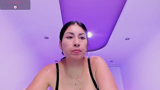 Snapshot of Bethany_Jones chatting on January 25, 2025, 8:00 am Bethany Jones online show from January 25, 2025, 8:00 am