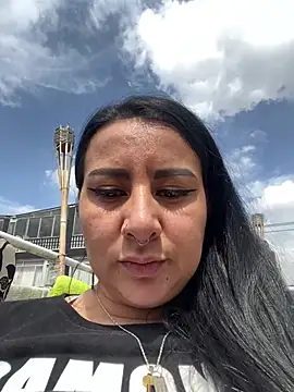 Abril Luv online show from February 14, 2025, 3:36 pm