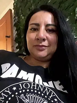 Abril Luv online show from February 14, 2025, 7:12 pm