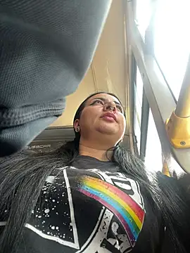 Abril Luv online show from February 15, 2025, 5:50 pm