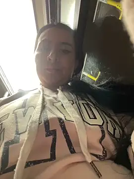 Abril Luv online show from February 21, 2025, 12:38 am