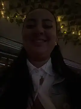 Abril Luv online show from February 22, 2025, 12:49 am