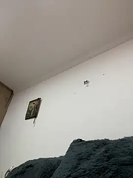 Abril Luv online show from February 25, 2025, 2:03 am