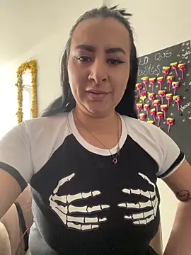 Abril Luv online show from September 15, 2025, 1:00 pm