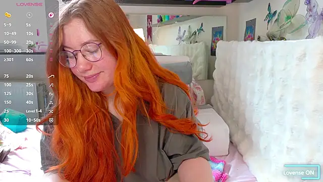 Snapshot of FluffyRainbowKity chatting on May 17, 2026, 8:12 am FluffyRainbowKity online show from May 17, 2026, 8:12 am