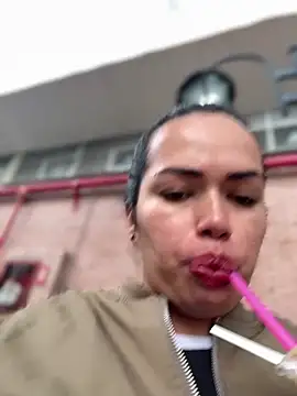 Snapshot of andra_rose chatting on March 17, 2026, 9:40 pm andra rose online show from March 17, 2026, 9:40 pm