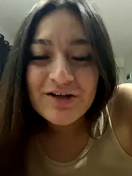 LuceroRm online show from November 12, 2025, 4:57 am